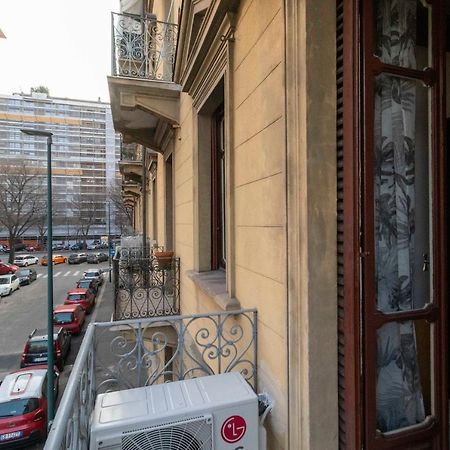 Colourful & Cozy Apartment Cenisia トリノ エクステリア 写真