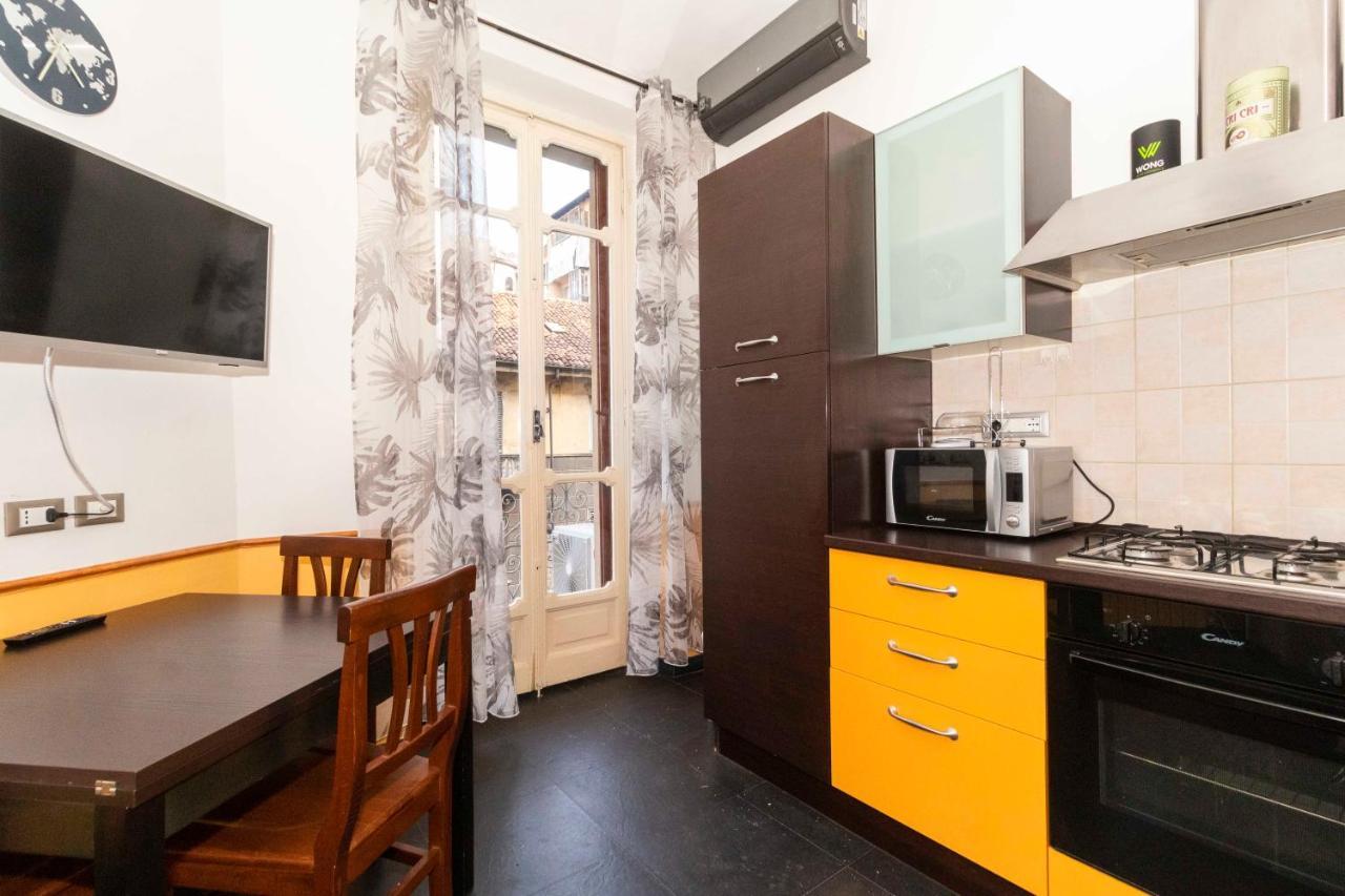 Colourful & Cozy Apartment Cenisia トリノ エクステリア 写真