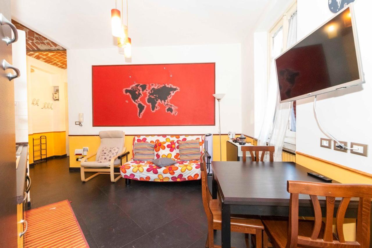 Colourful & Cozy Apartment Cenisia トリノ エクステリア 写真