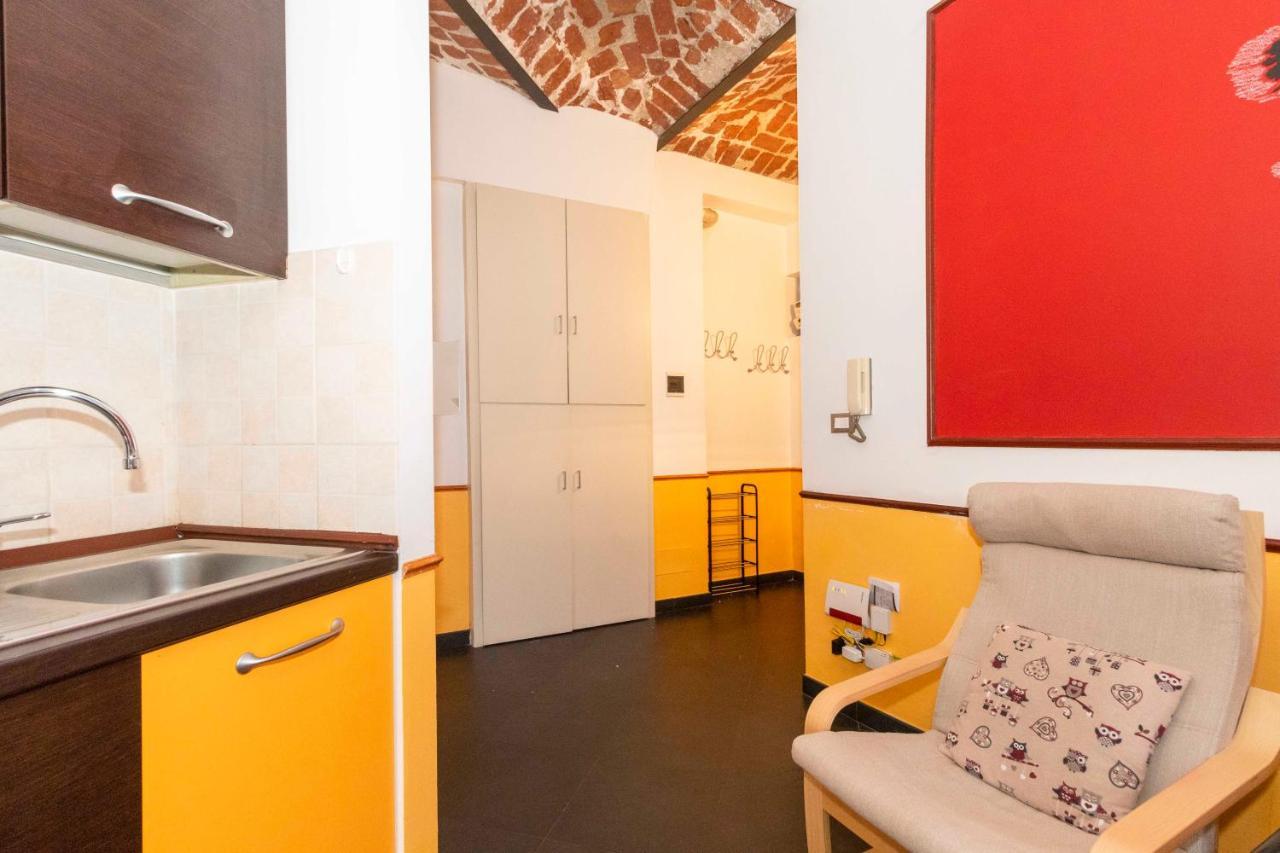 Colourful & Cozy Apartment Cenisia トリノ エクステリア 写真