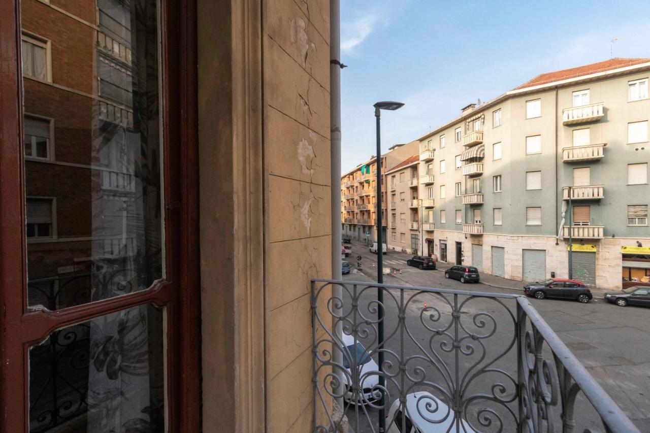 Colourful & Cozy Apartment Cenisia トリノ エクステリア 写真
