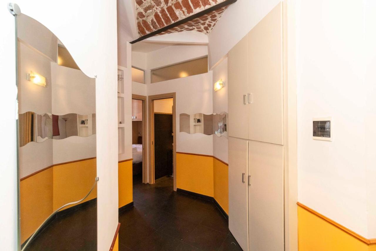Colourful & Cozy Apartment Cenisia トリノ エクステリア 写真