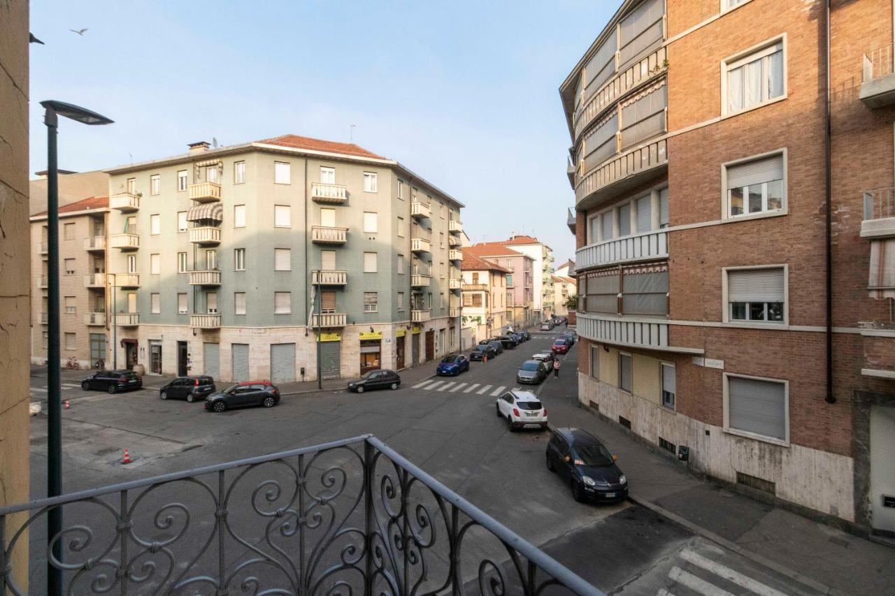 Colourful & Cozy Apartment Cenisia トリノ エクステリア 写真