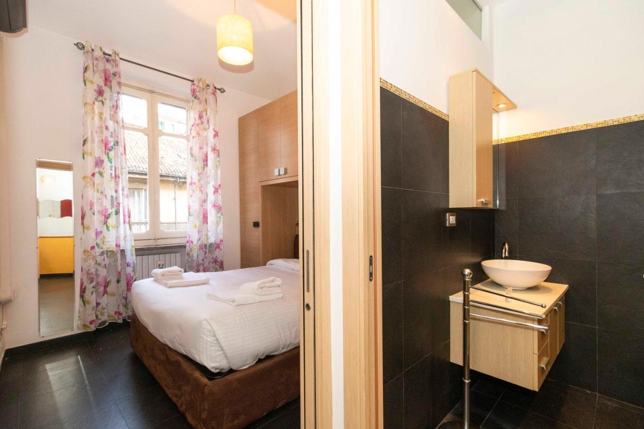 Colourful & Cozy Apartment Cenisia トリノ エクステリア 写真
