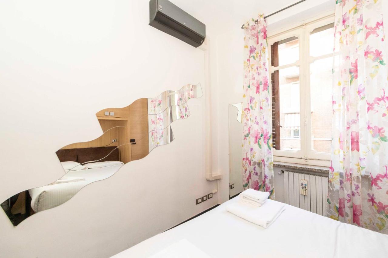 Colourful & Cozy Apartment Cenisia トリノ エクステリア 写真