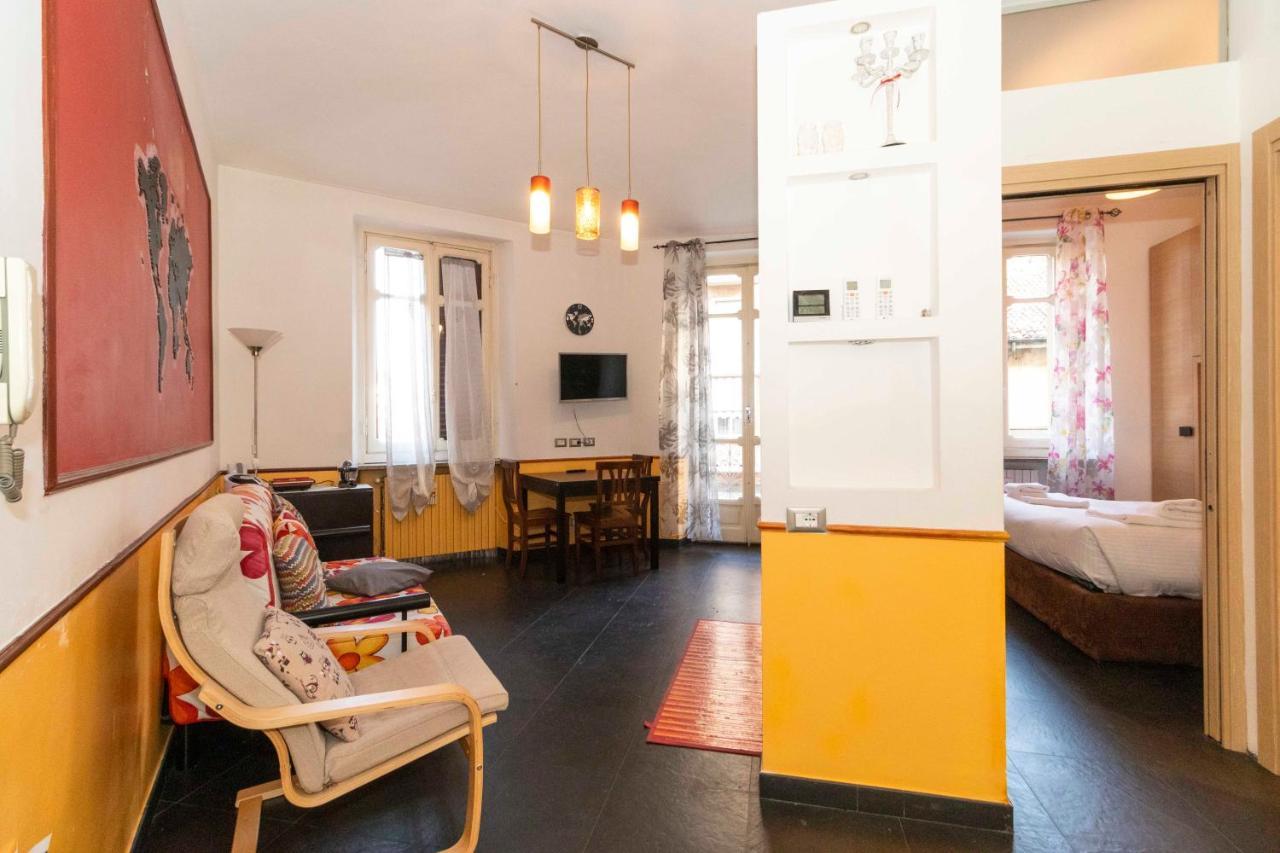 Colourful & Cozy Apartment Cenisia トリノ エクステリア 写真