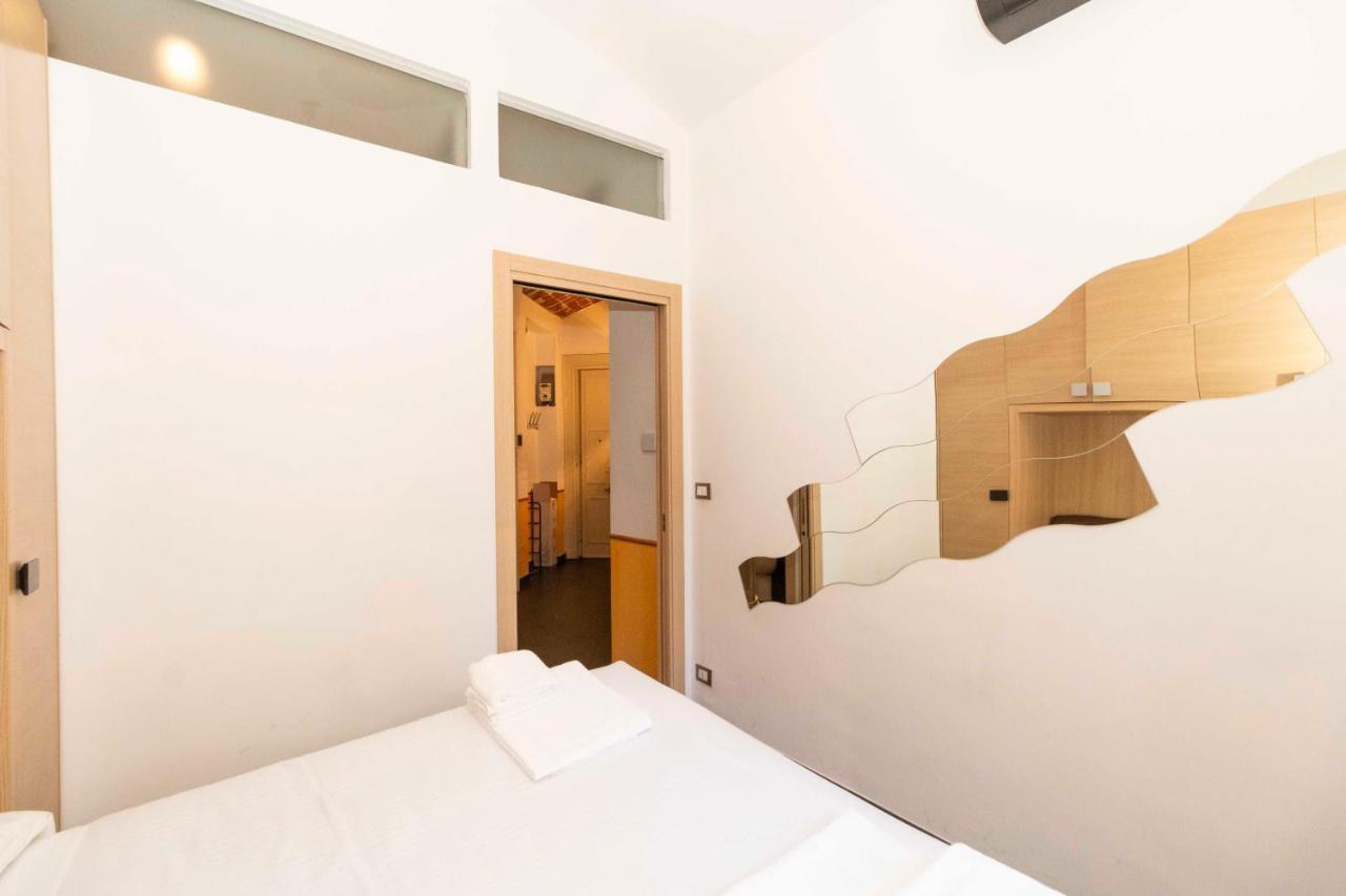 Colourful & Cozy Apartment Cenisia トリノ エクステリア 写真