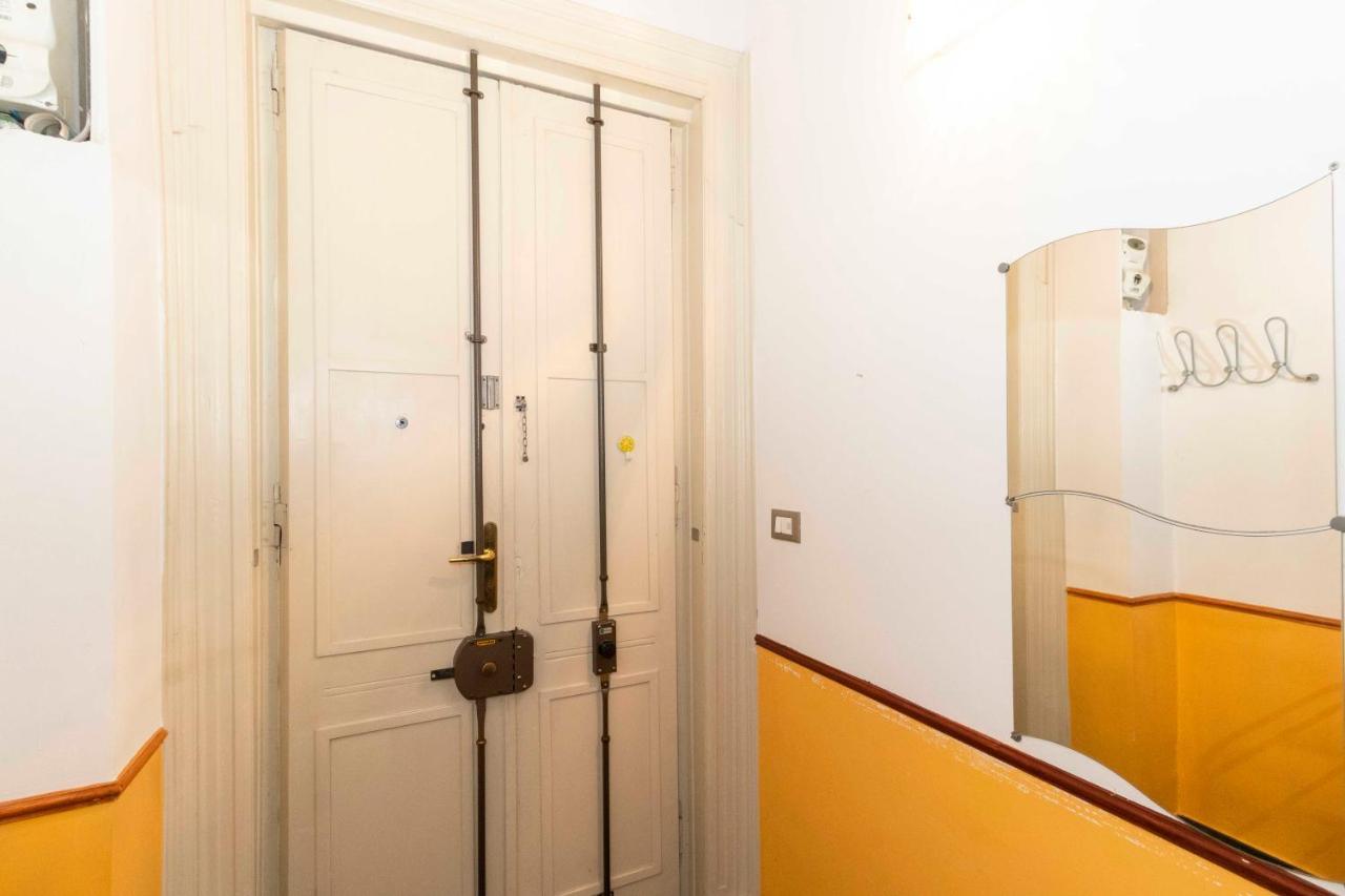 Colourful & Cozy Apartment Cenisia トリノ エクステリア 写真